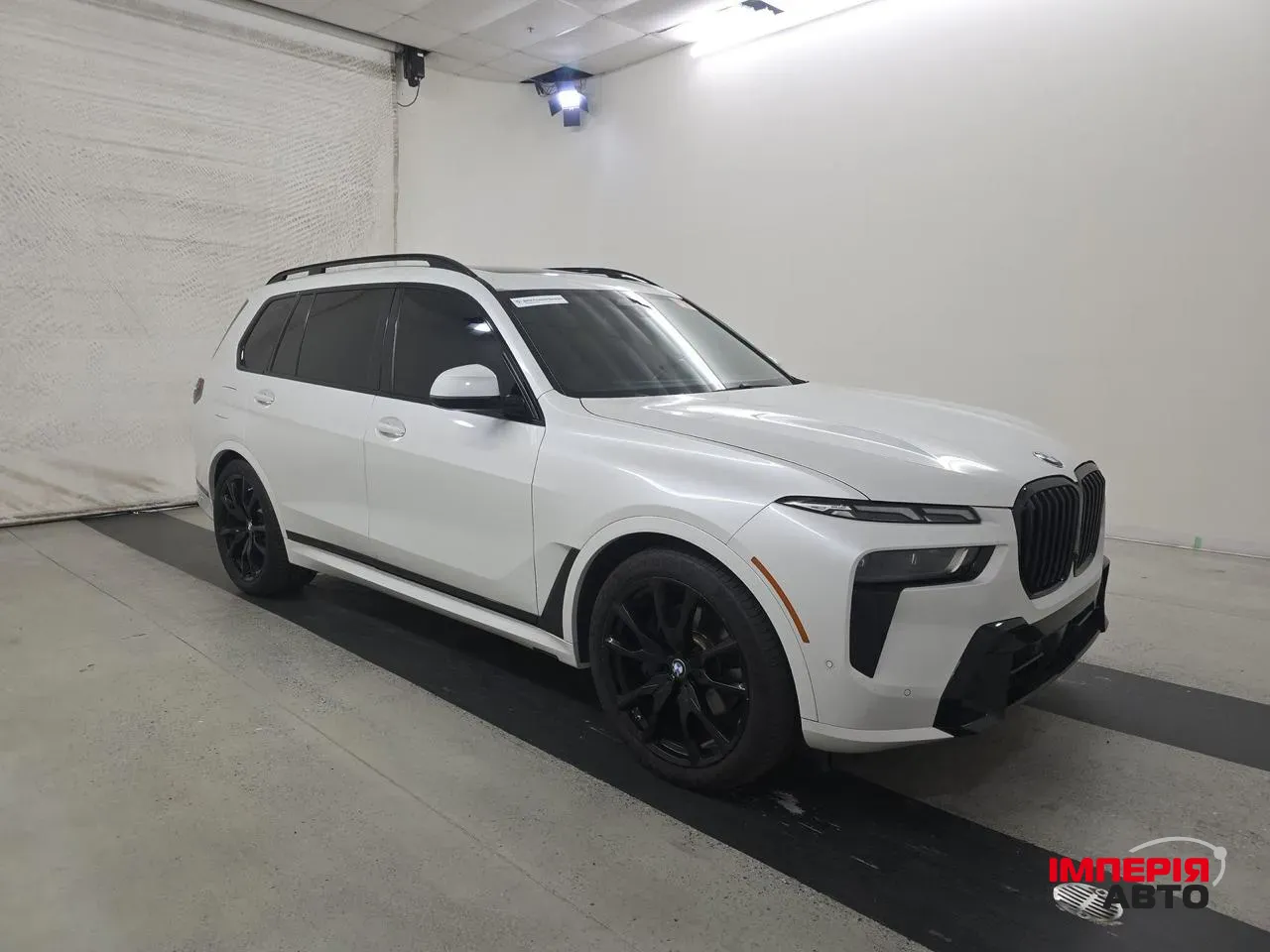 BMW X7 - фото 1