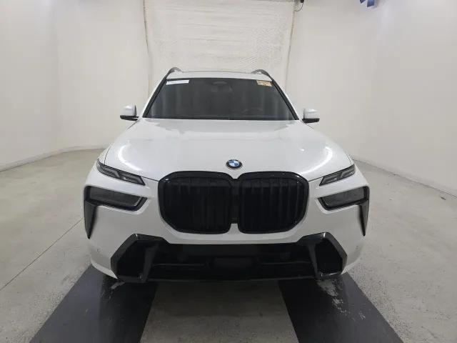 BMW X7 - фото 2