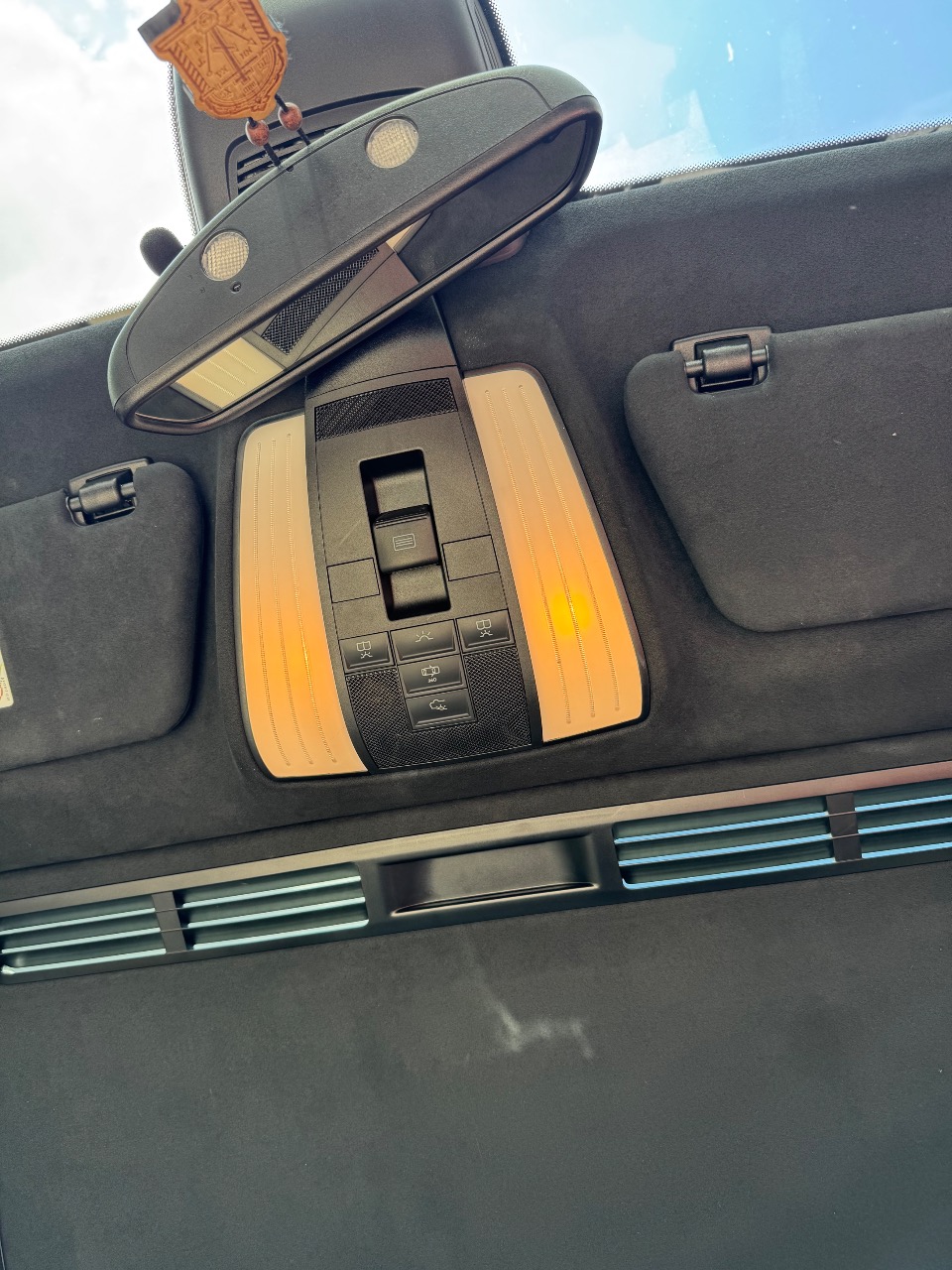 Mercedes-Benz CLS - фото 25