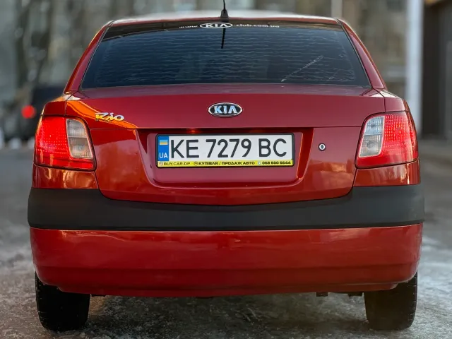 Kia Rio - фото 4
