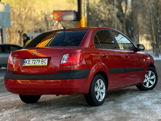 Kia Rio - фото 5