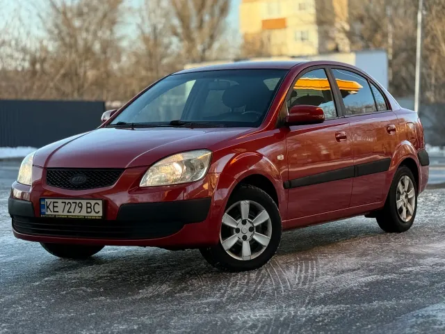 Kia Rio - фото 1