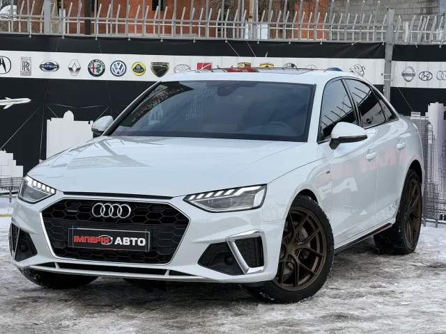 Audi A4 - фото 5