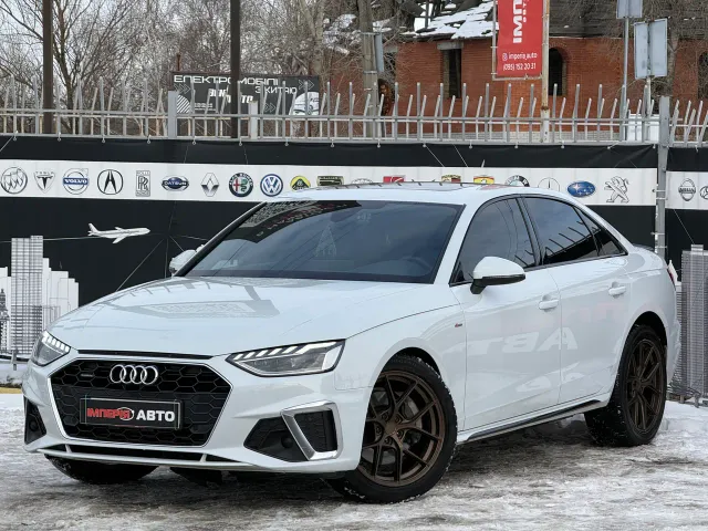 Audi A4 - фото 4