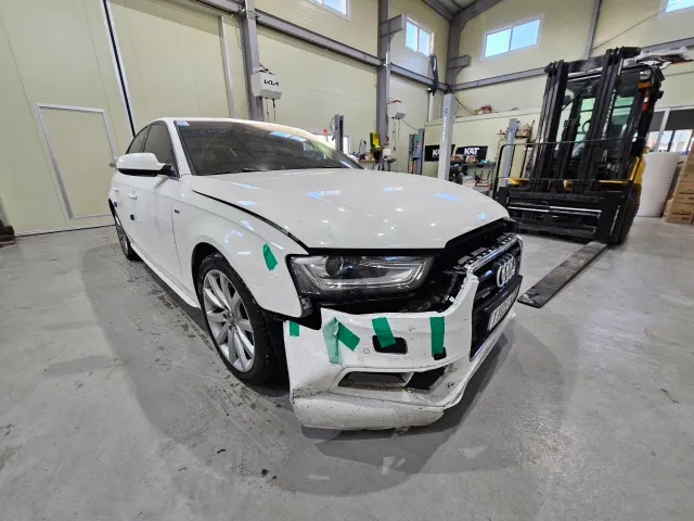 Audi A4 - фото 1