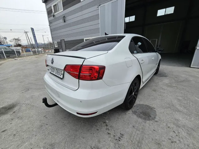 Volkswagen Jetta - фото 3