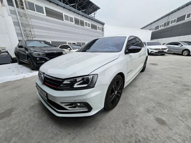 Volkswagen Jetta - фото 5