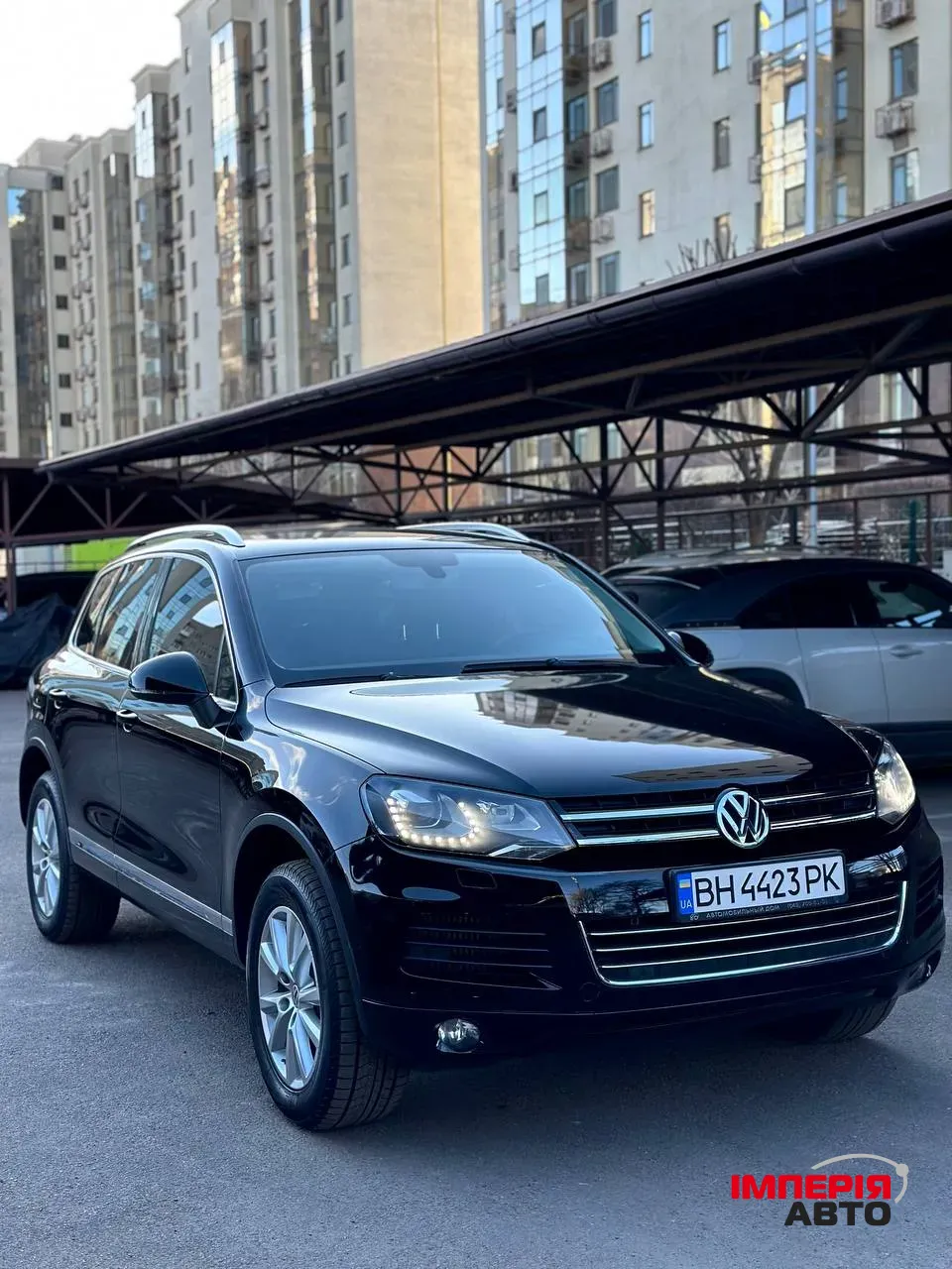 Volkswagen Touareg - фото 2
