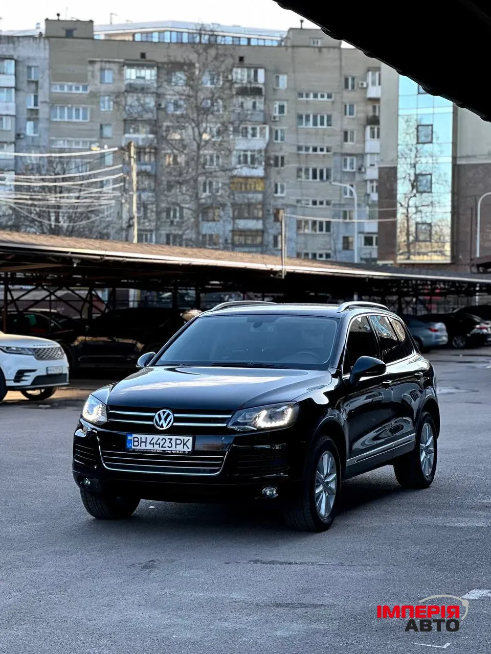 Volkswagen Touareg - фото 1