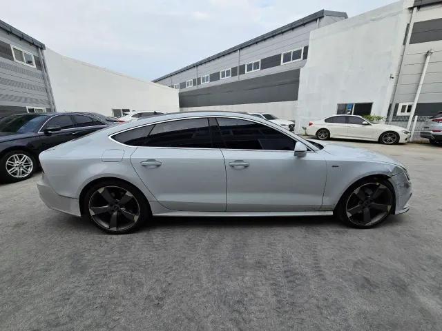 Audi A7 - фото 2