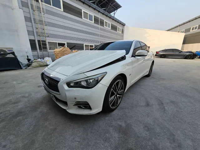 Infiniti Q50 - фото 1