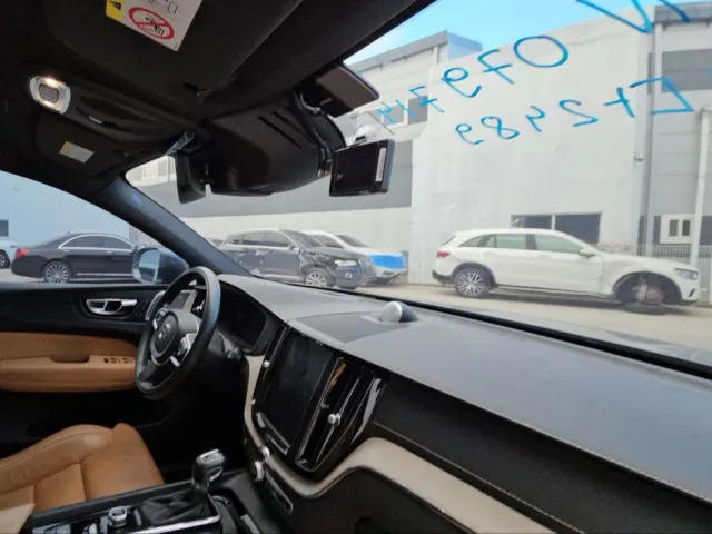 Volvo XC60 - фото 4