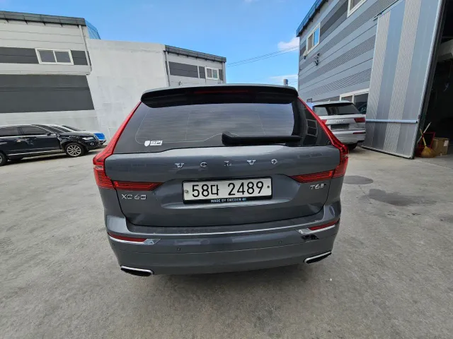 Volvo XC60 - фото 1
