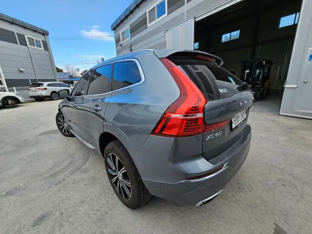 Volvo XC60 - фото 2