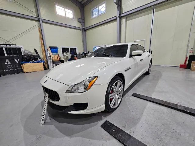 Maserati Quattroporte - фото 1