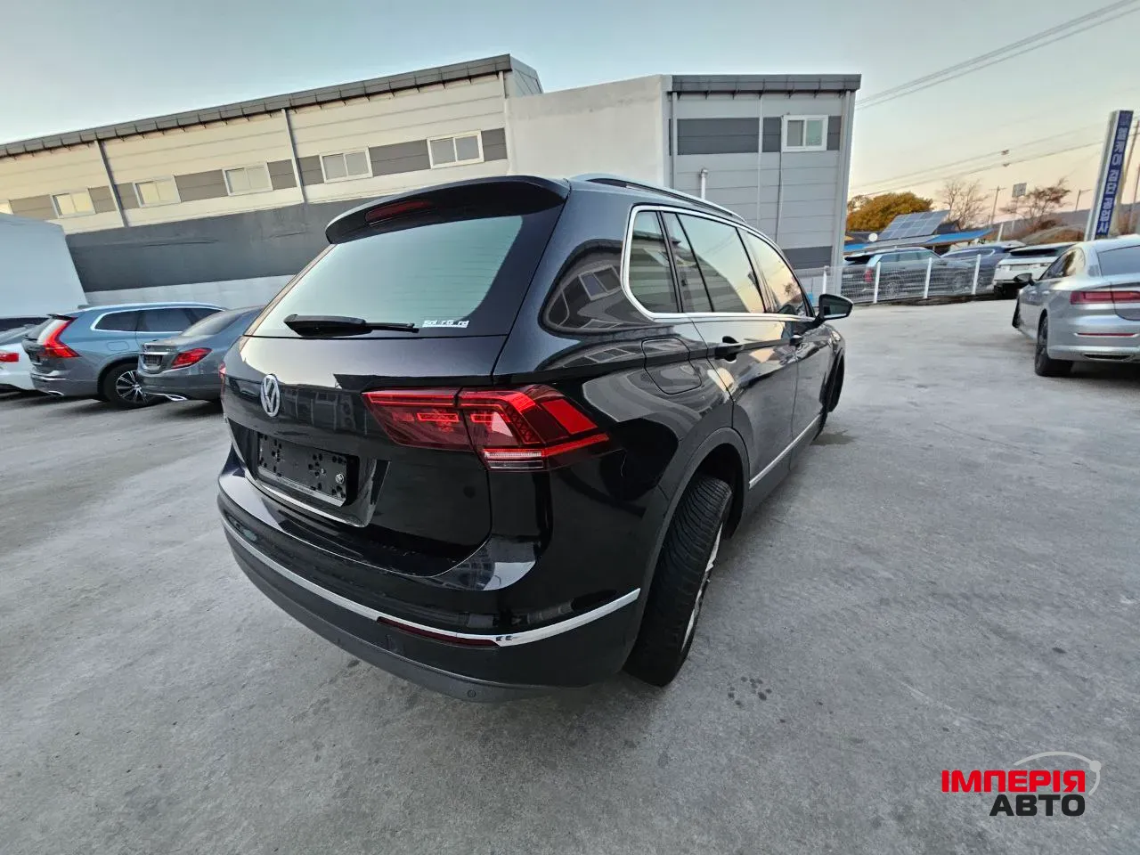 Volkswagen Tiguan - фото 8