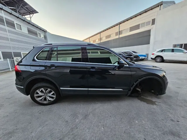Volkswagen Tiguan - фото 3