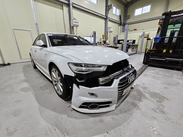 Audi A6 - фото 2