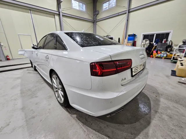 Audi A6 - фото 1