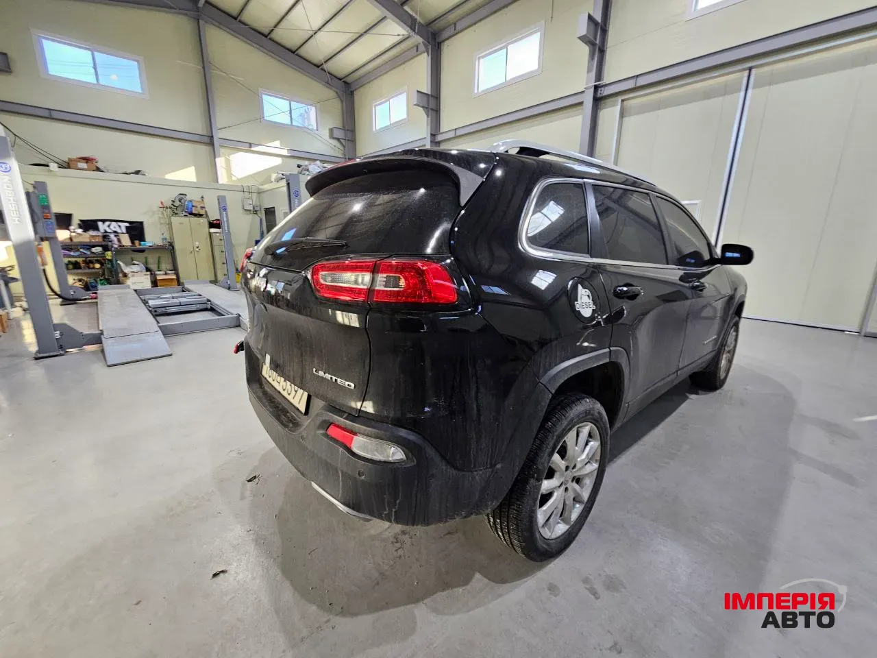 Jeep Cherokee - фото 3