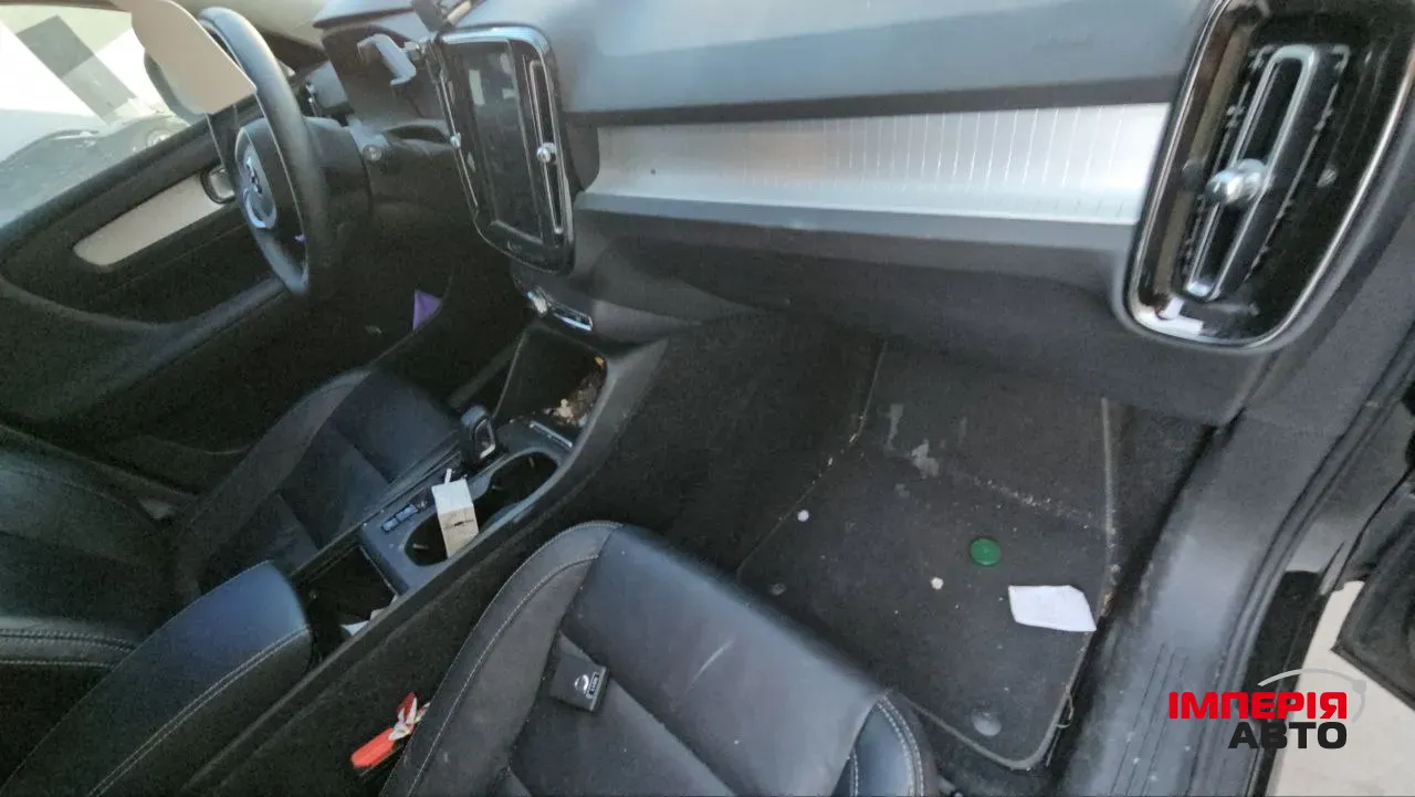 Volvo XC40 - фото 9