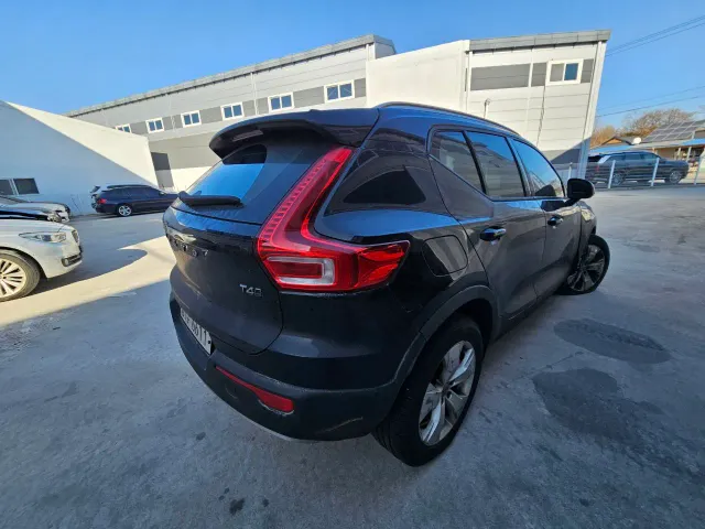 Volvo XC40 - фото 4