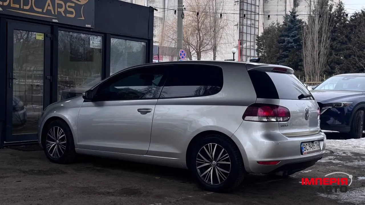 Volkswagen Golf - фото 9