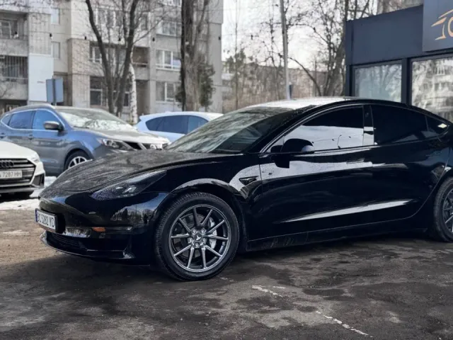 Tesla Model 3 - фото 2