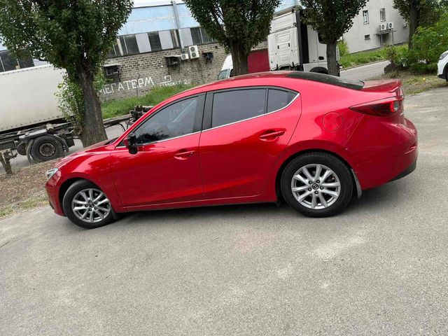 Mazda 3 - фото 4