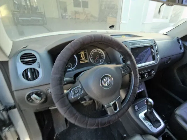 Volkswagen Tiguan - фото 3