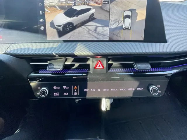 Kia EV6 - фото 1