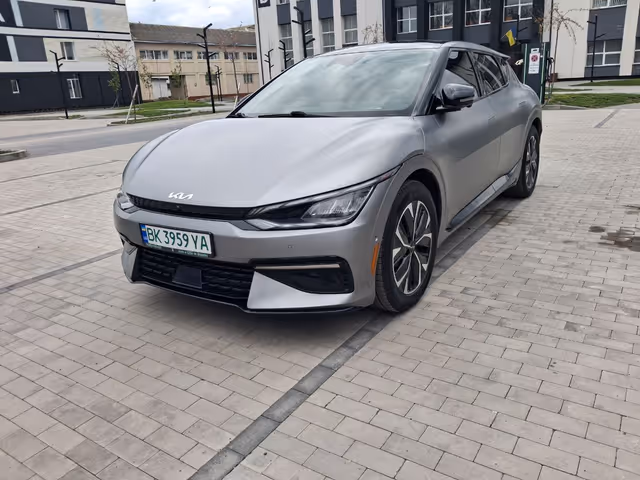 Kia EV6 - фото 1
