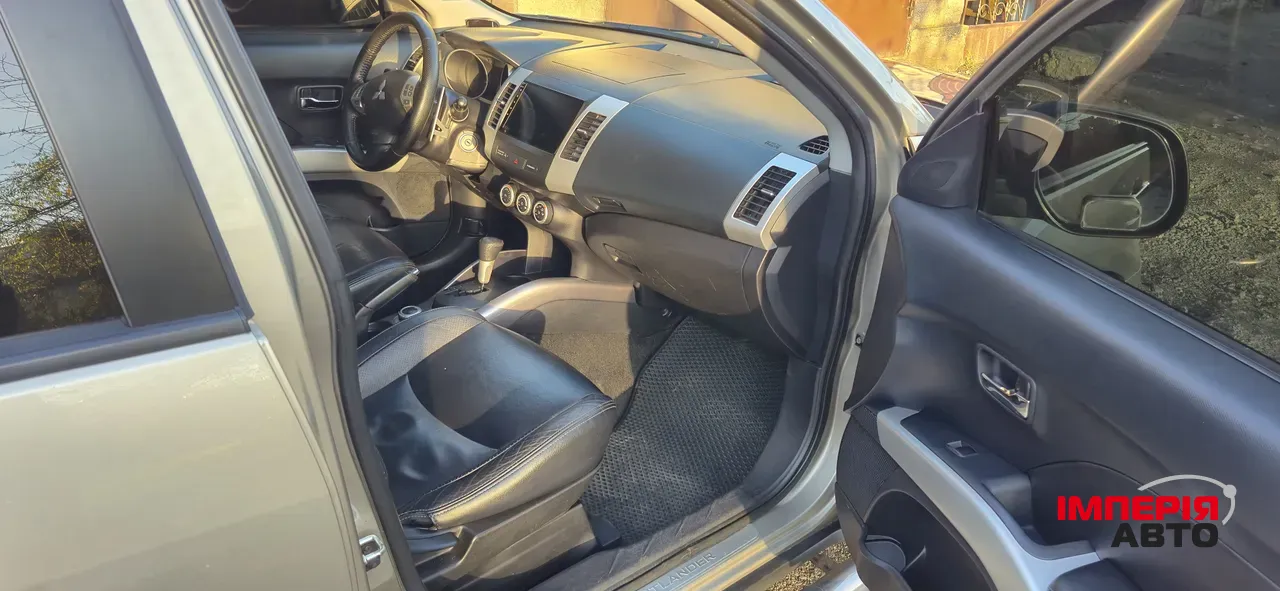 Mitsubishi Outlander - фото 5