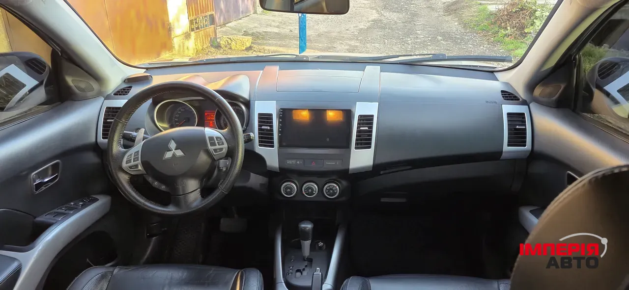 Mitsubishi Outlander - фото 7