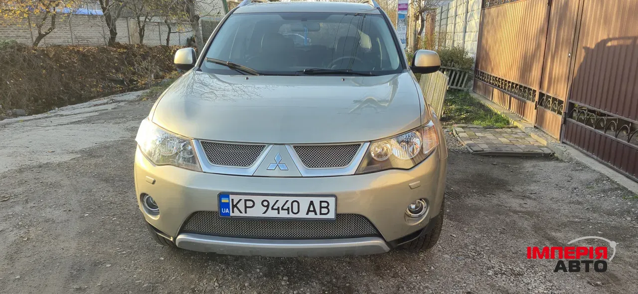 Mitsubishi Outlander - фото 3