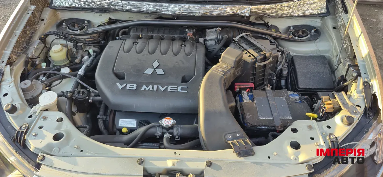 Mitsubishi Outlander - фото 6