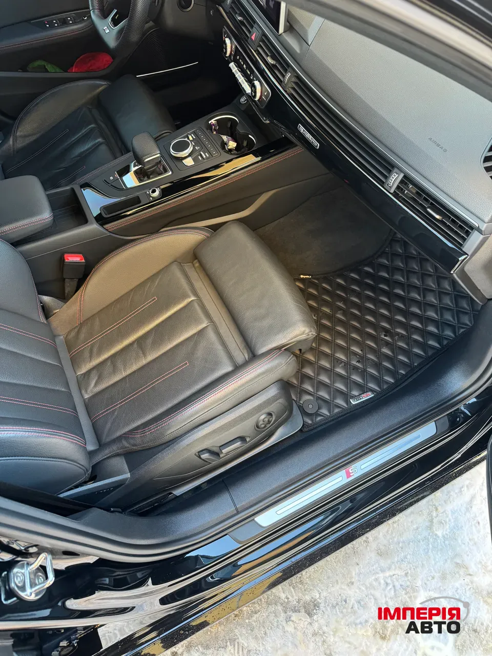 Audi A4 - фото 23