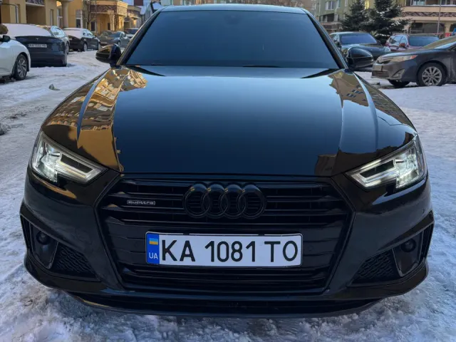 Audi A4 - фото 1