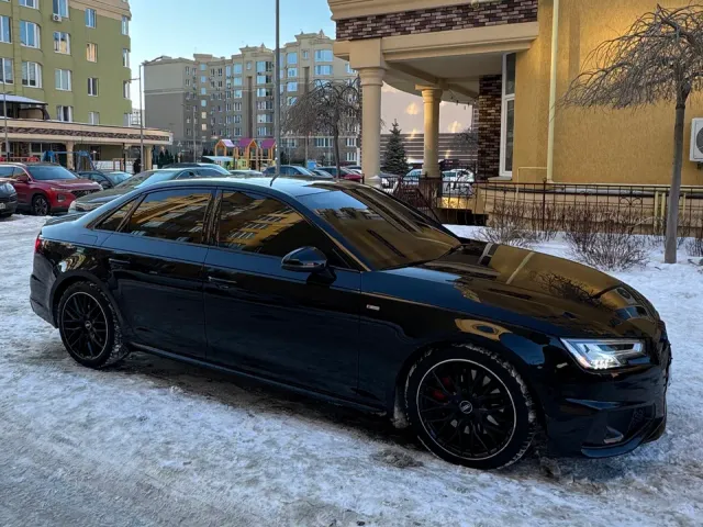 Audi A4 - фото 5