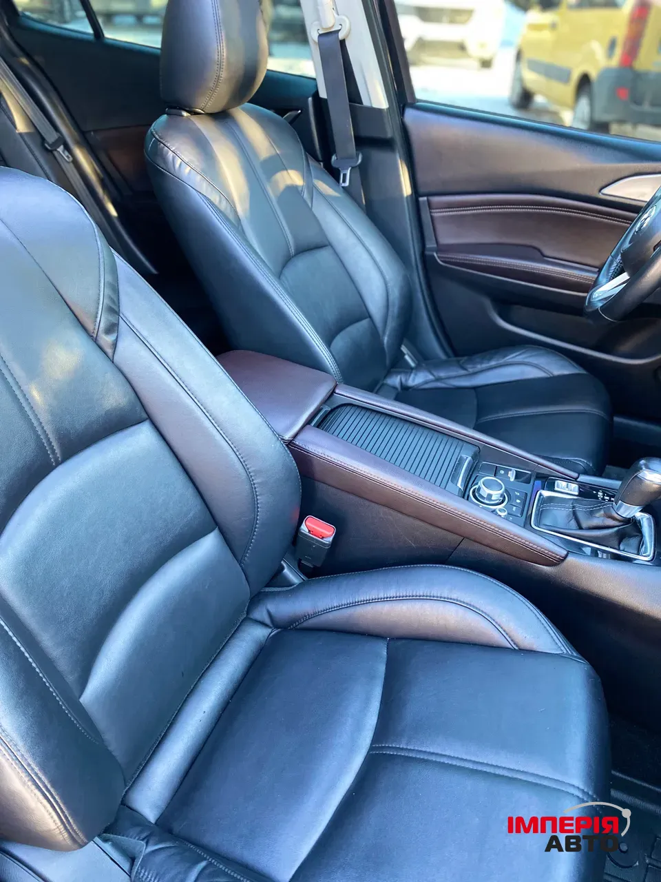 Mazda 3 - фото 7