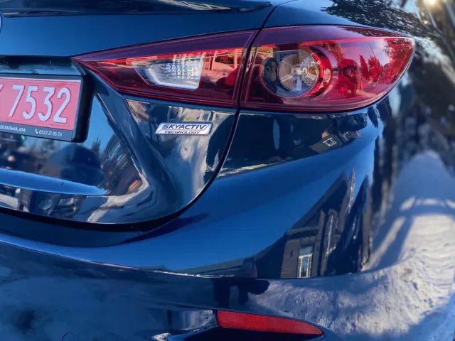 Mazda 3 - фото 5