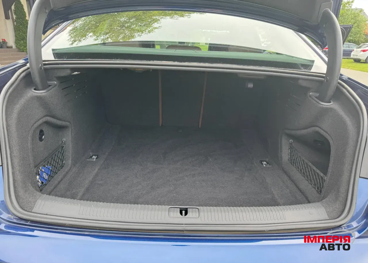 Audi A4 - фото 16