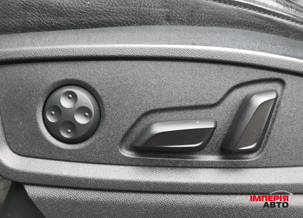 Audi Q5 - фото 16