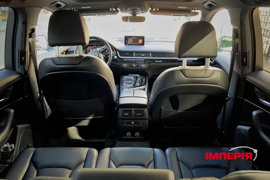 Audi Q7 - фото 9