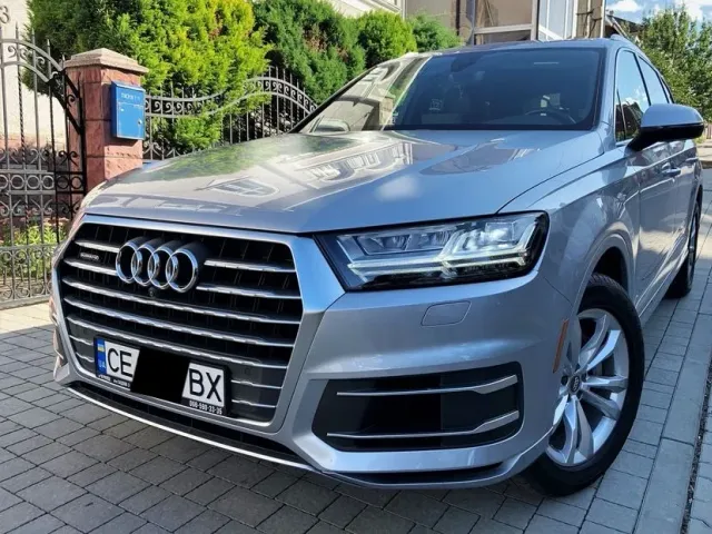 Audi Q7 - фото 1