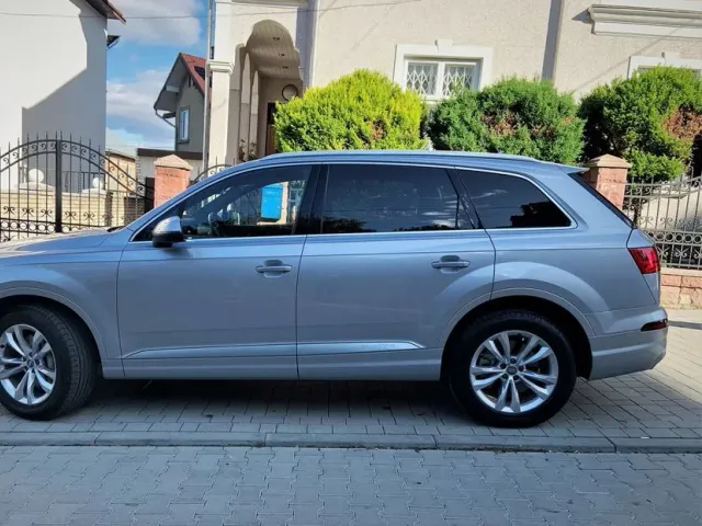 Audi Q7 - фото 5
