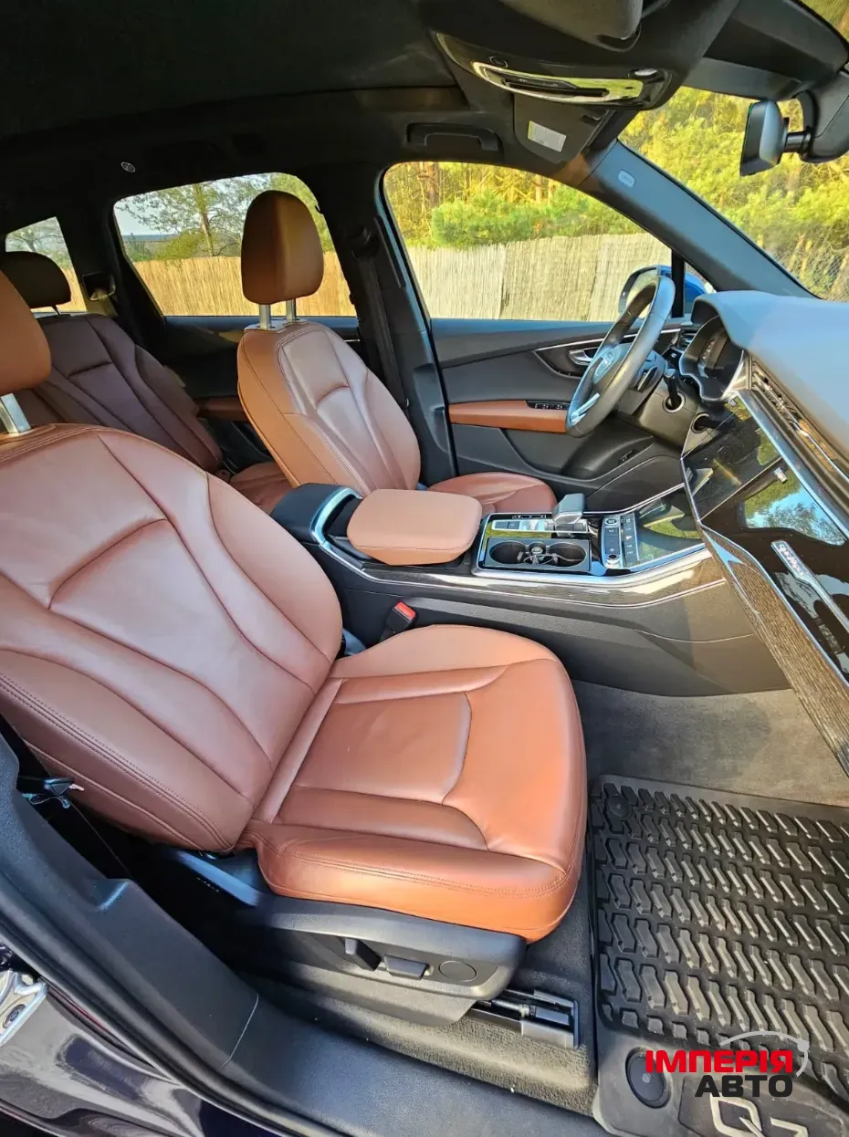 Audi Q7 - фото 12
