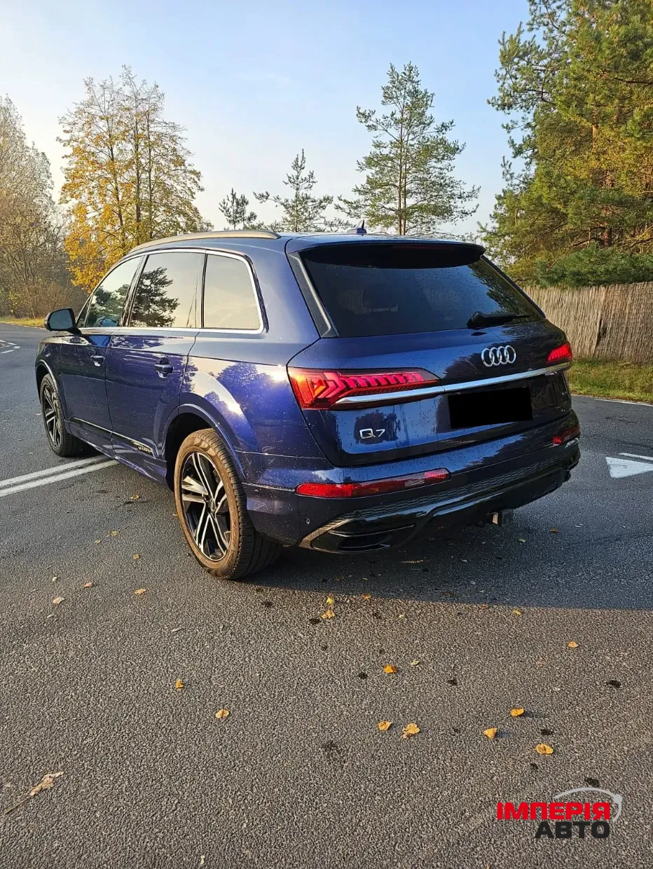 Audi Q7 - фото 7
