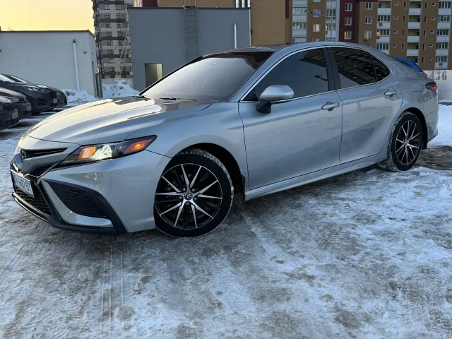 Toyota Camry - фото 2