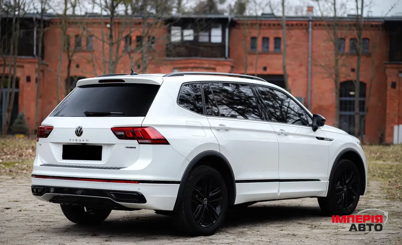 Volkswagen Tiguan - фото 6